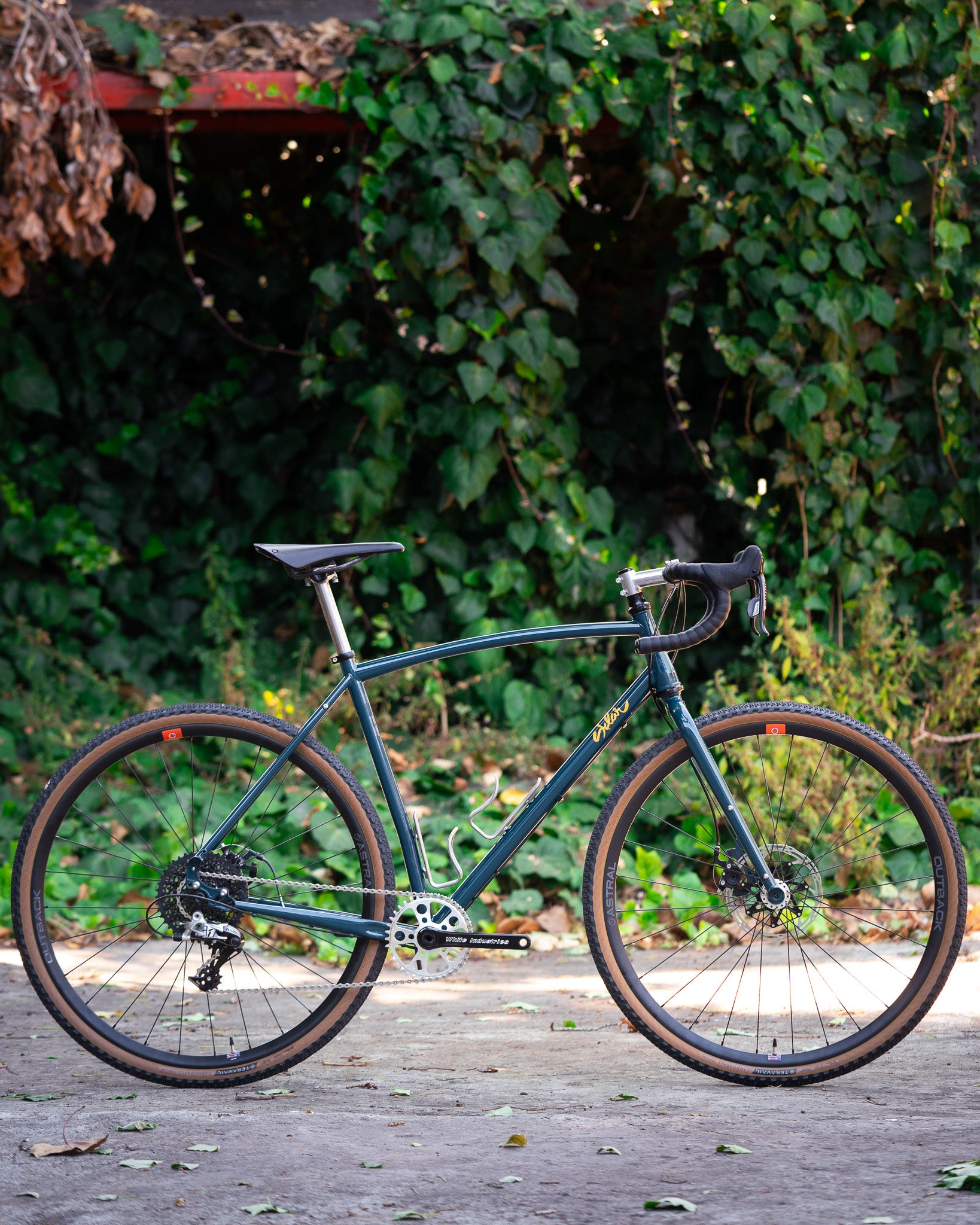 A Straight forward SuperSomething steel gravel bike build for Stephen